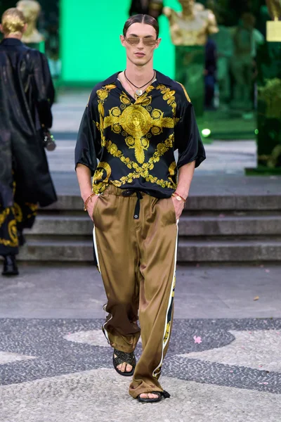 Look 38